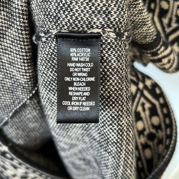 Indication Patterned Quarter Sleeve Length Mid-Length Sweater Dress - Picture 4 of 4